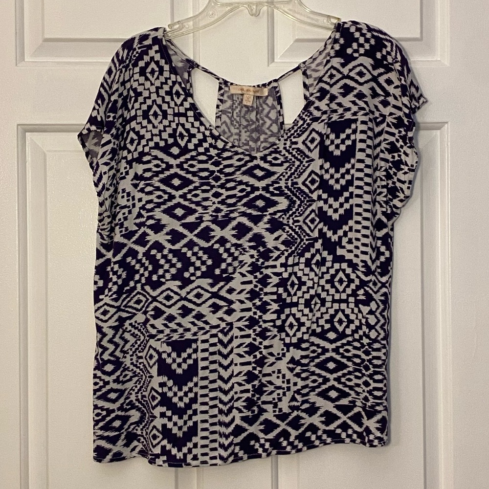 Skies Are Blue EUC Cut Out Blouse